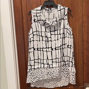 Habitat Black and White Grid Pattern Tunic